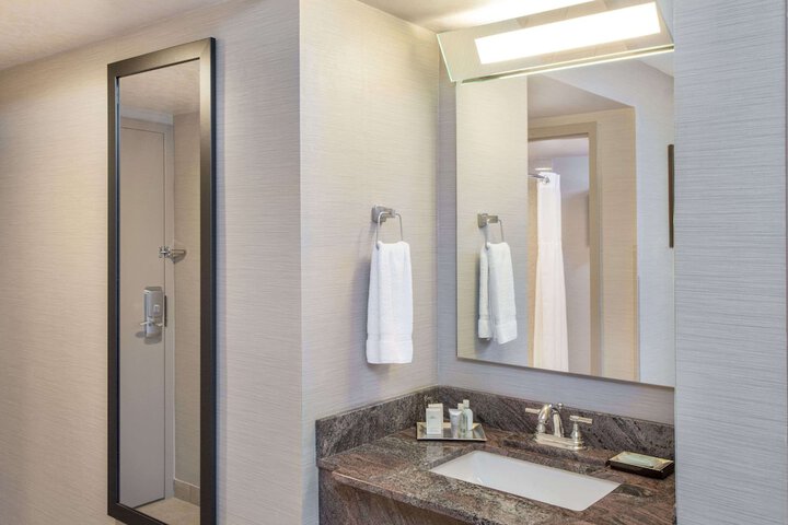 Wyndham Garden Elk Grove Village / OHare