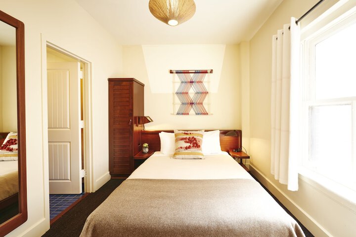 Room 41 of 72