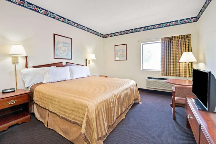 Room 14 of 22