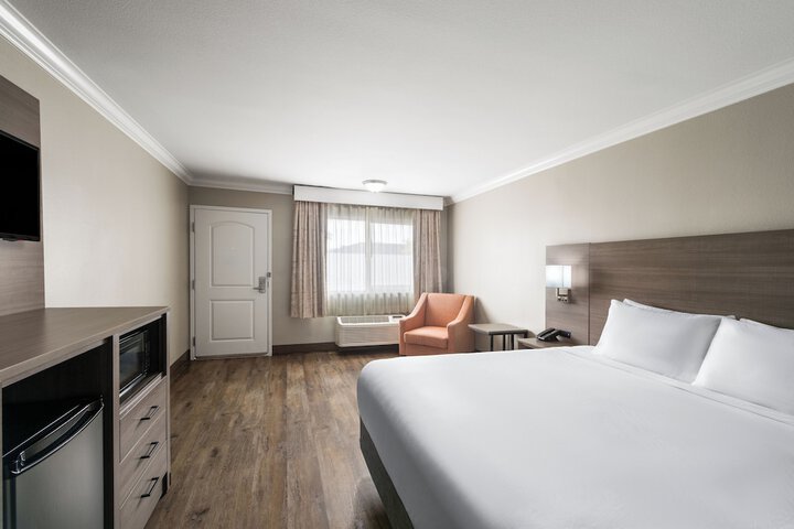 Room 16 of 30