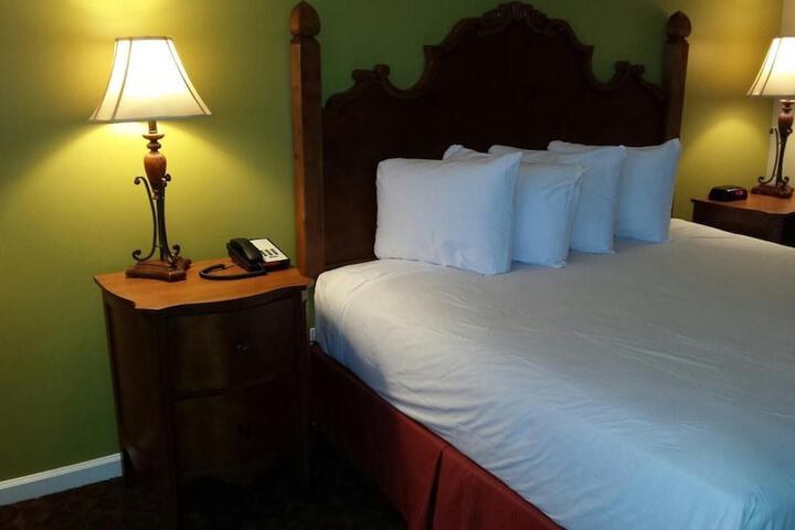 Room 10 of 21