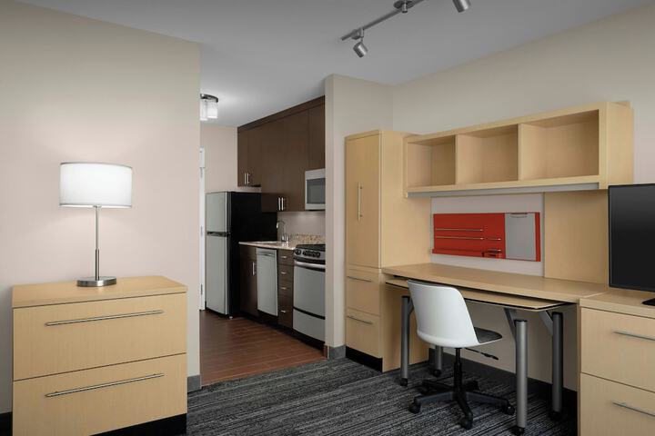 Room 17 of 33
