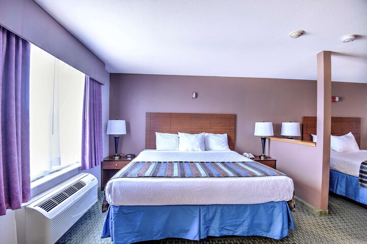Room 16 of 28
