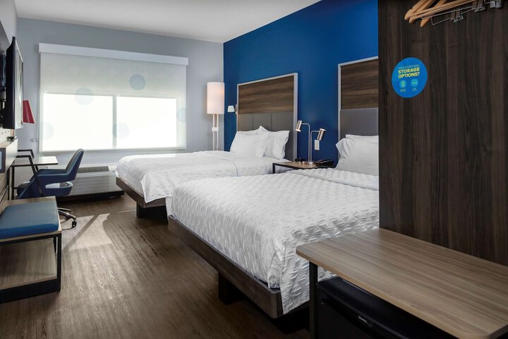 Room 12 of 19