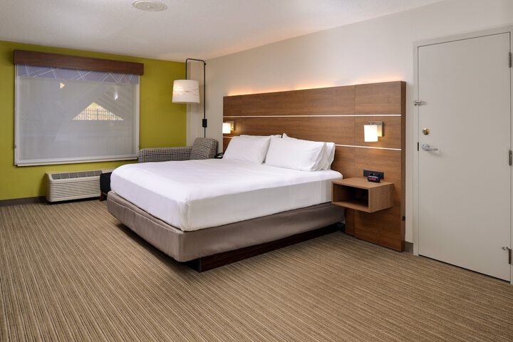 Room 25 of 59