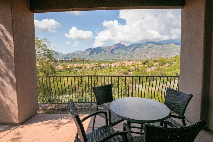 Hacienda Del Sol Guest Ranch Resort