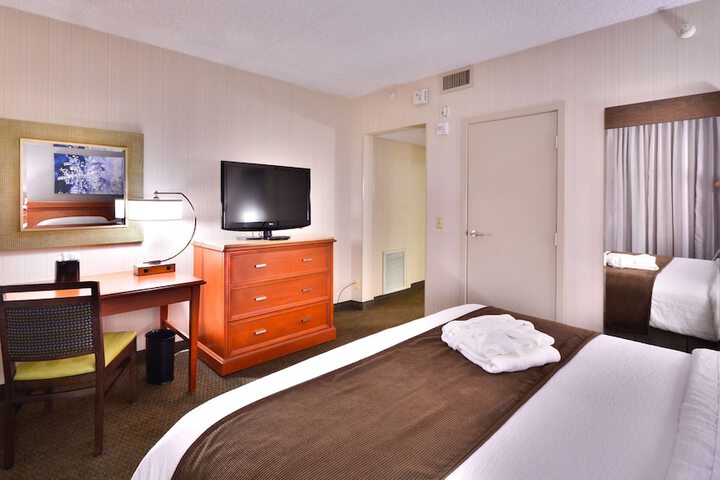 Room 19 of 39