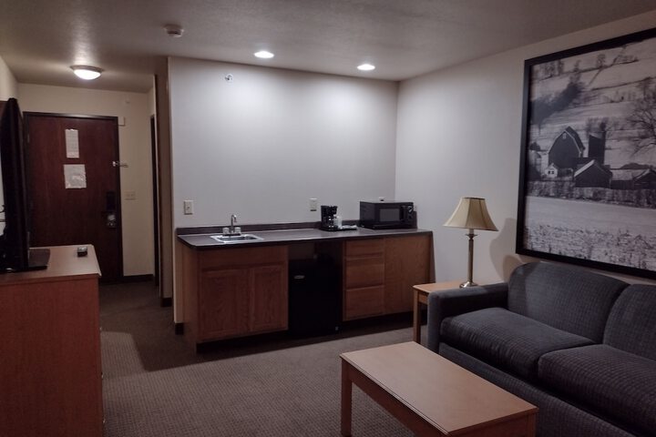 Super 8 by Wyndham Monroe WI