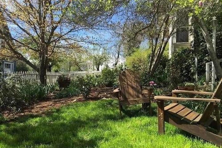 Bradford Place Inn & Gardens