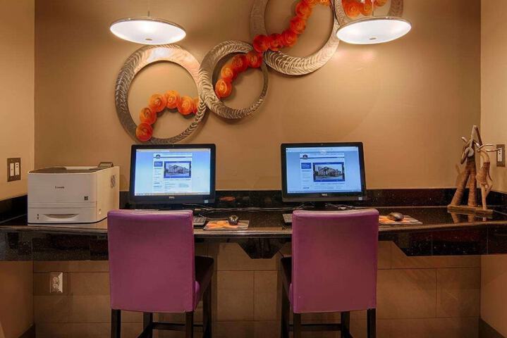 Business Center 28 of 28
