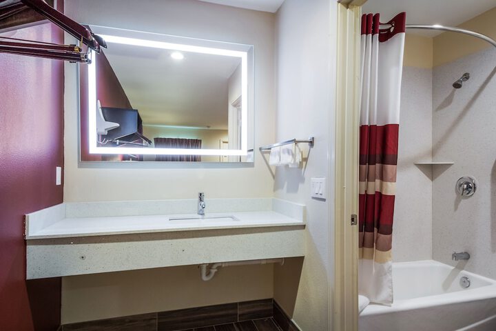 Room 17 of 26