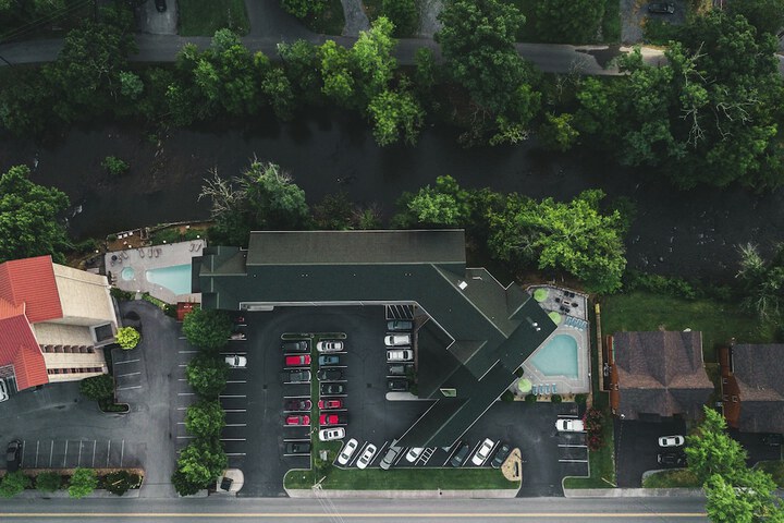 Twin Mountain Inn & Suites