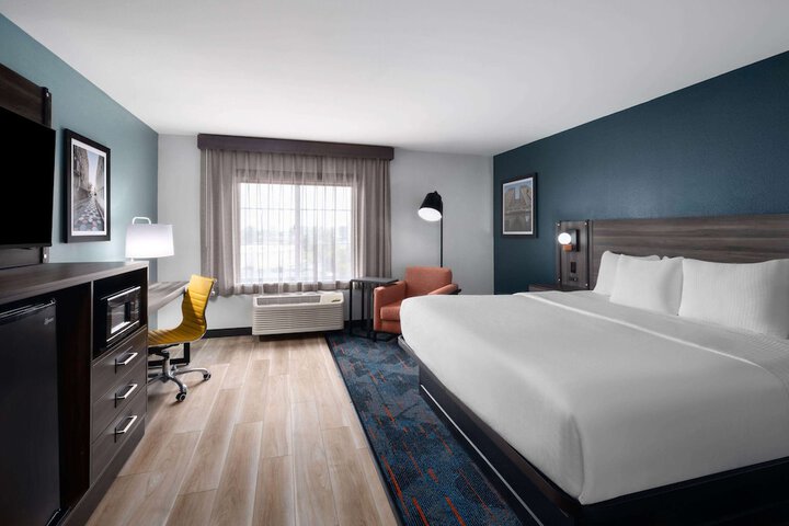 Room 10 of 29