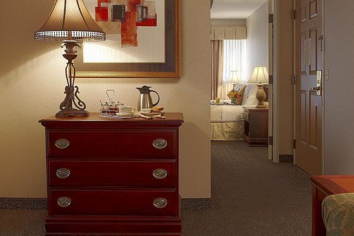Room 17 of 27