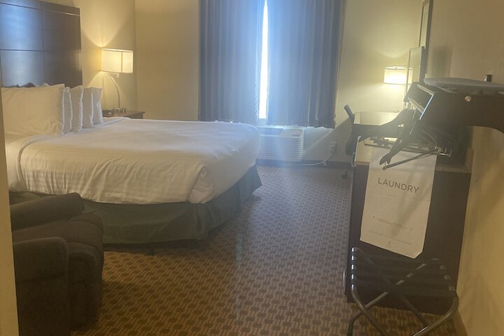 Room 27 of 60