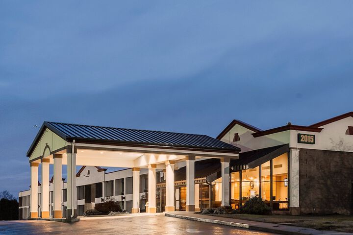 Red Roof Inn & Suites Mt. Holly - McGuire AFB