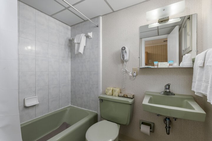 Room 12 of 35