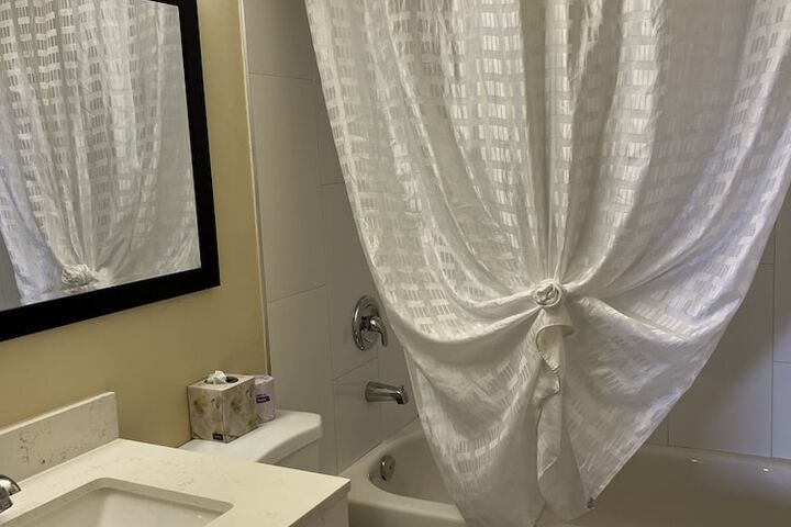 Room 6 of 60