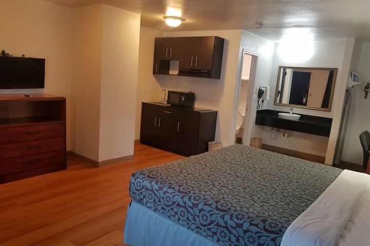 Room 32 of 47