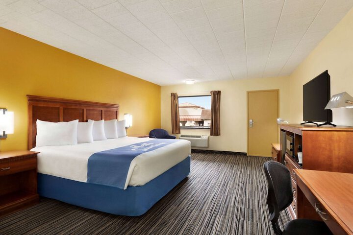 Room 14 of 19