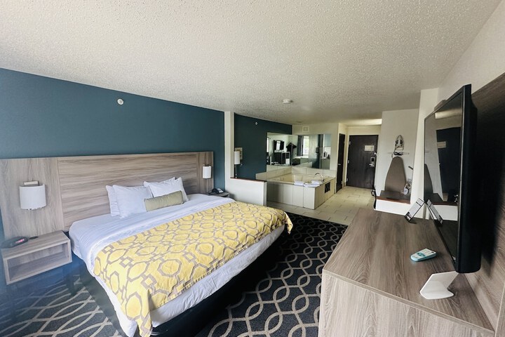 Room 28 of 38