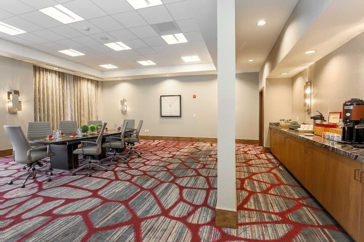 DoubleTree by Hilton Evansville