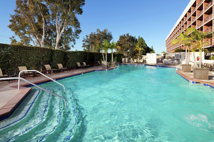Hilton Orange County / Costa Mesa