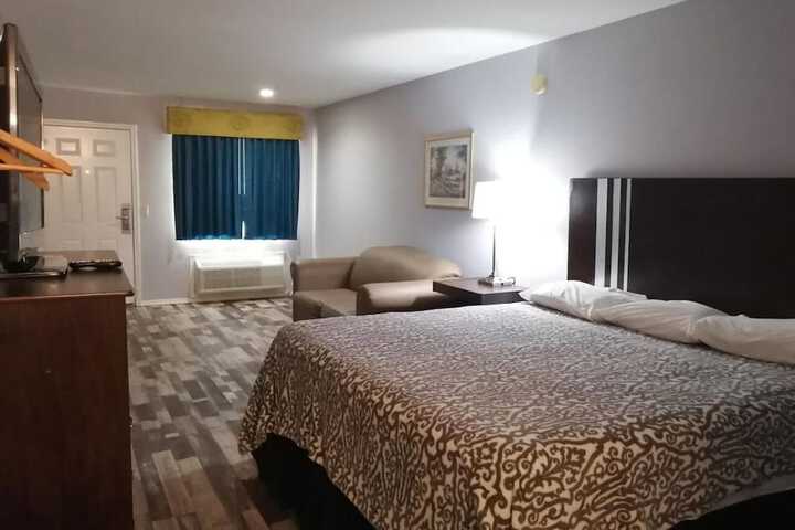 Room 9 of 19