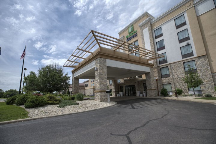 Holiday Inn Express Janesville - I-90 & US Hwy 14 by IHG