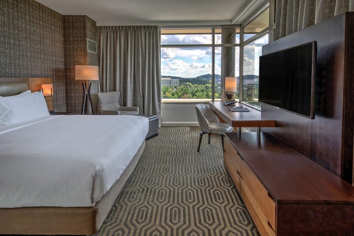 Room 32 of 59