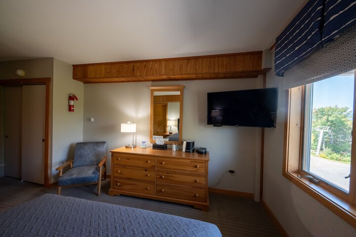 Room 61 of 142