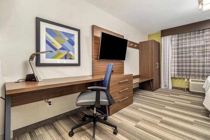 Room 194 of 348