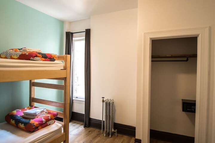 Room 16 of 40