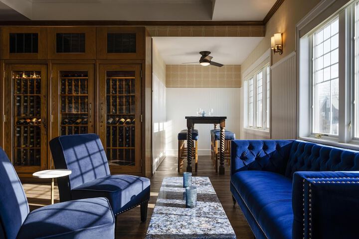 Madison Beach Hotel