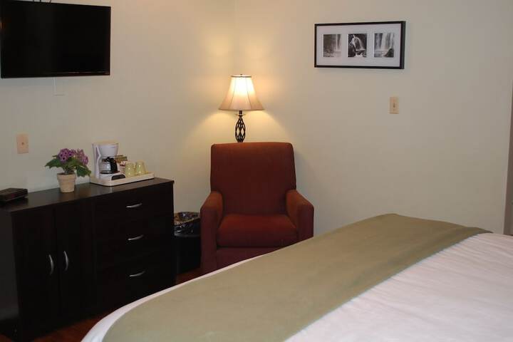 Room 27 of 105