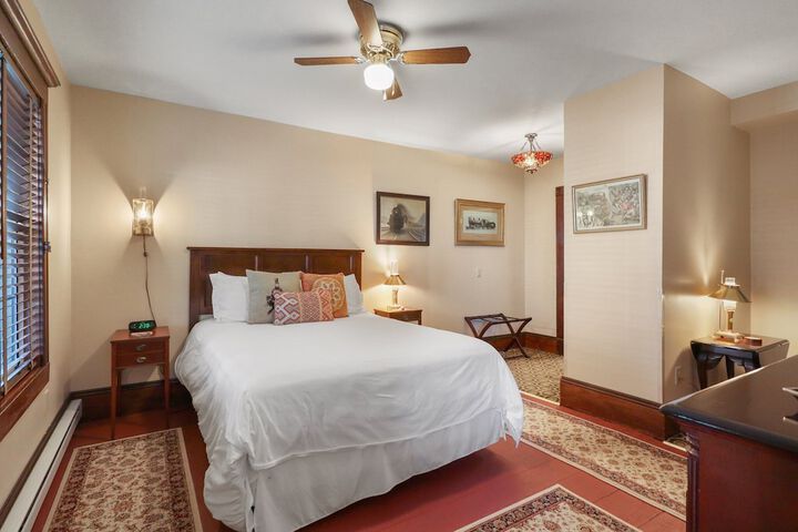 Room 17 of 30