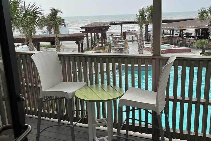 Gaidos Seaside Inn