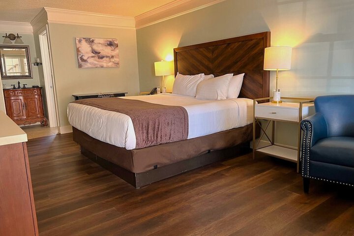Room 10 of 17