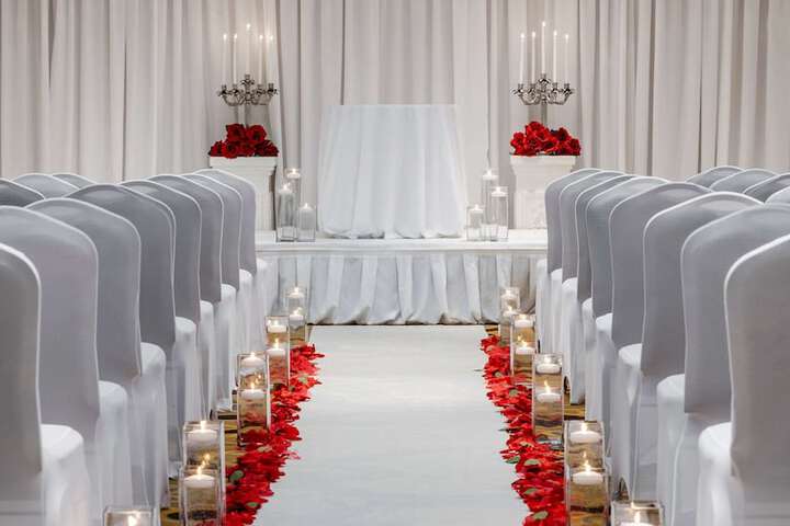 Hilton Indianapolis Hotel & Suites
