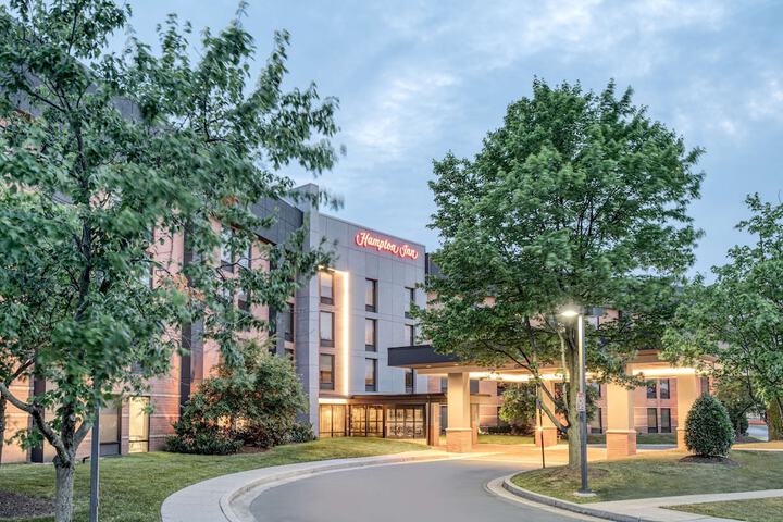 Hotel 7 of 68