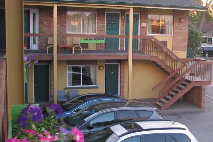 Hotel 2 of 64