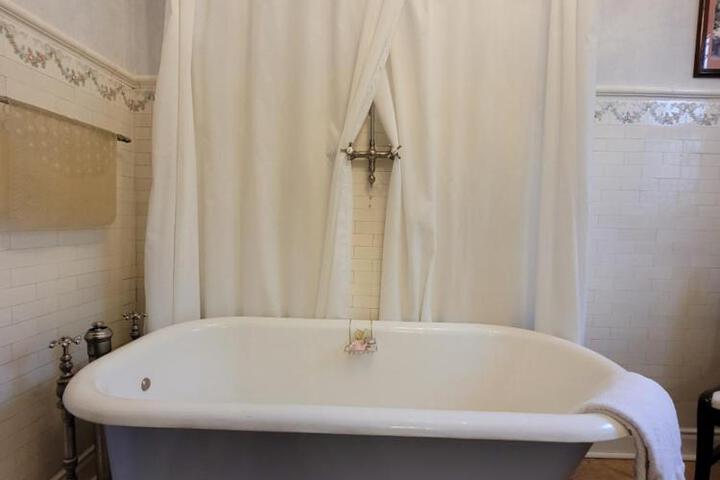 Ruby Manor Bed & Breakfast