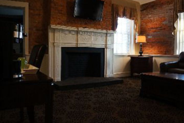 Publick House Restaurant and Country Inn