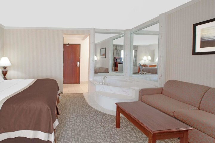 Room 11 of 19