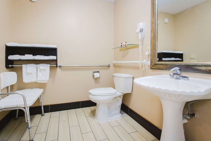 Room 8 of 27