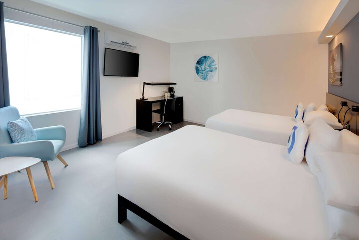 Room 43 of 106