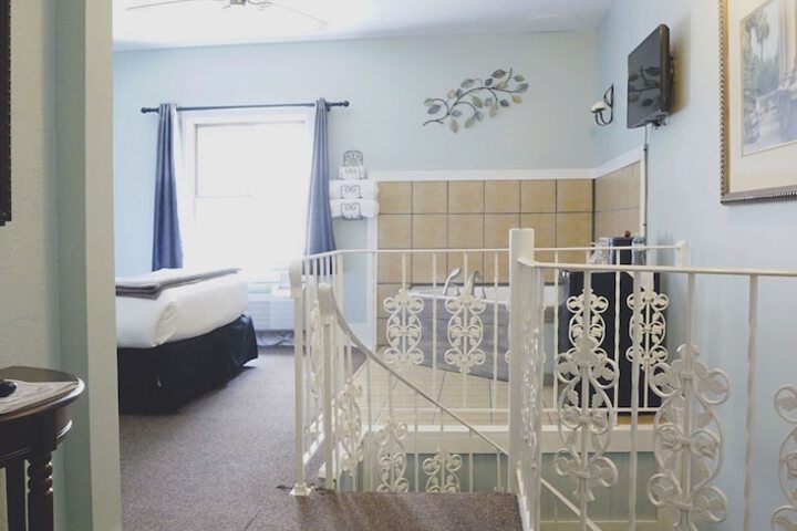 Room 50 of 153
