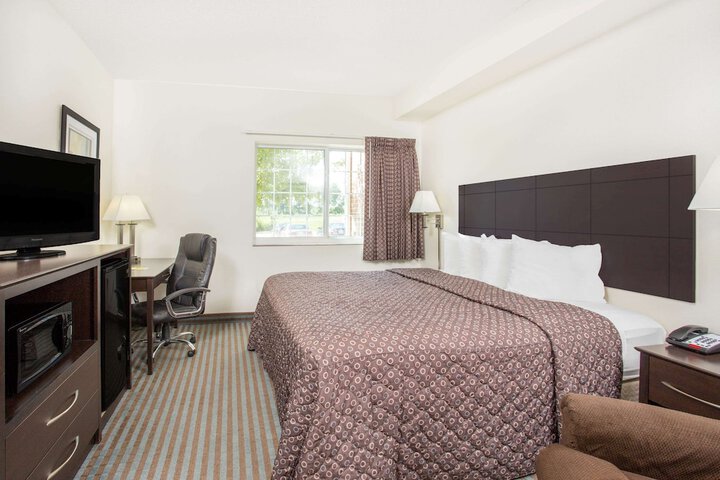 Room 14 of 19