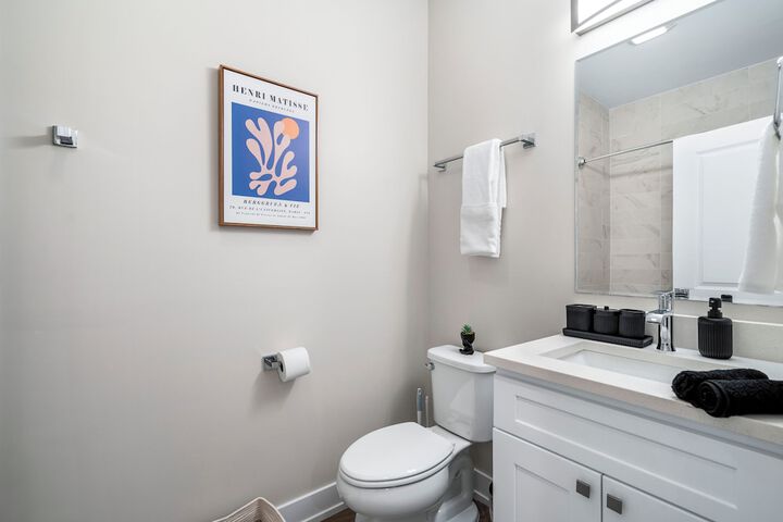 Spacious 4BR Warrenville Home- Rep 1