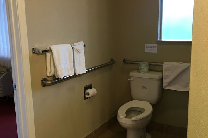 Vino Inn & Suites